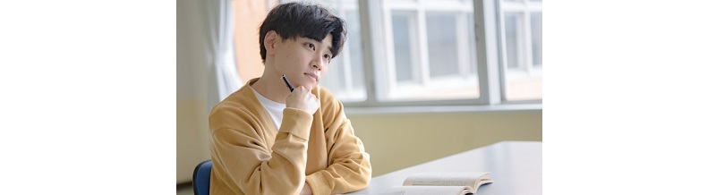 友達の彼女に惹かれてしまったとき、男はどう動くべきか？